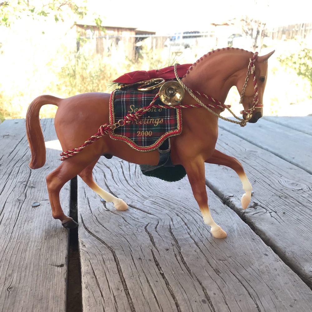 Breyer Seasons Greetings 2000 Chestnut Horse Statue Figurine